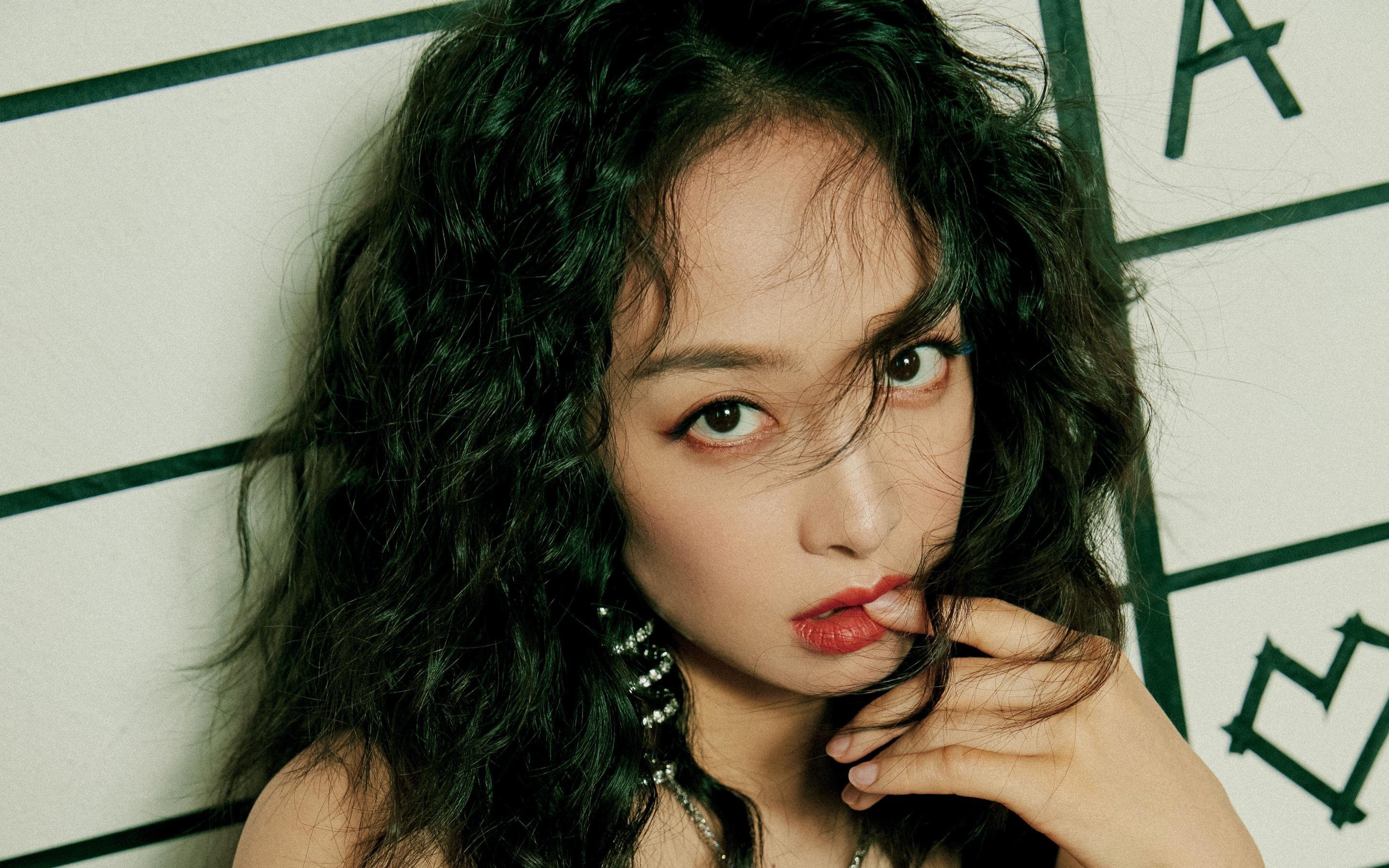 扶桑鼓角催阵急，赤县新翼破长空—记中日羽球鏖战与黄鸭的惊世光华